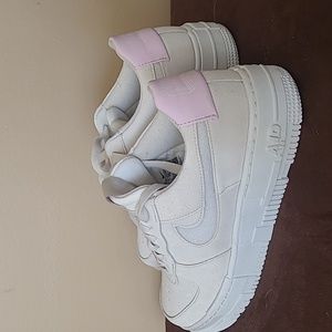 EUC Nike shoes size 10 Light grey